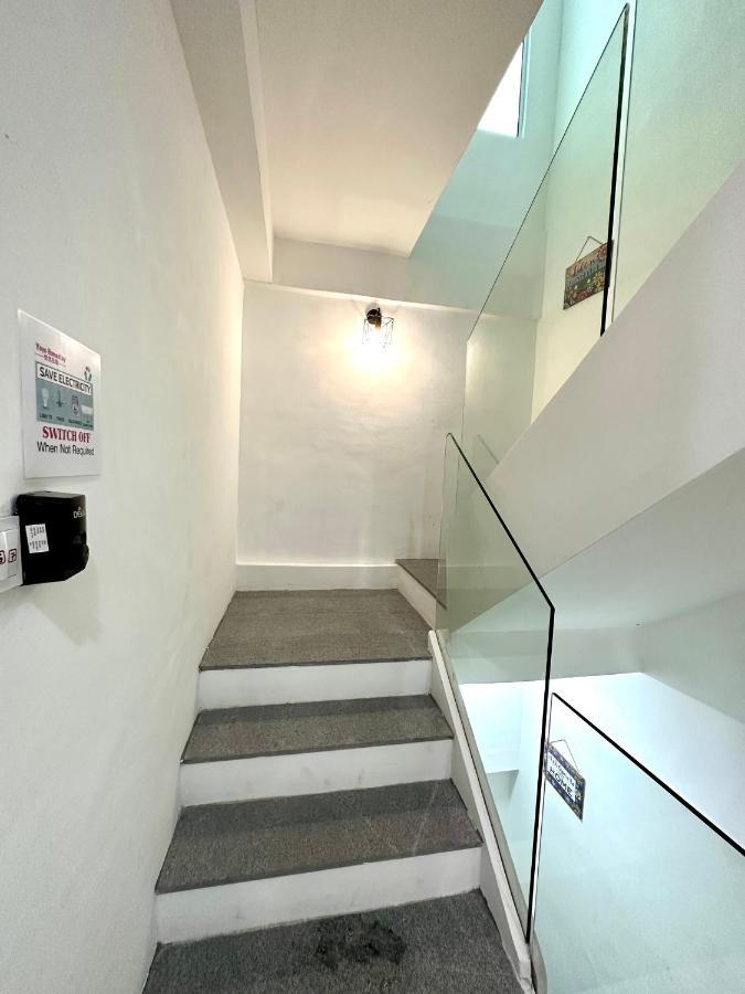Springfield 3-Storey Cheerful Townhouse #Yoyo Homestay ซันดากัน ภายนอก รูปภาพ